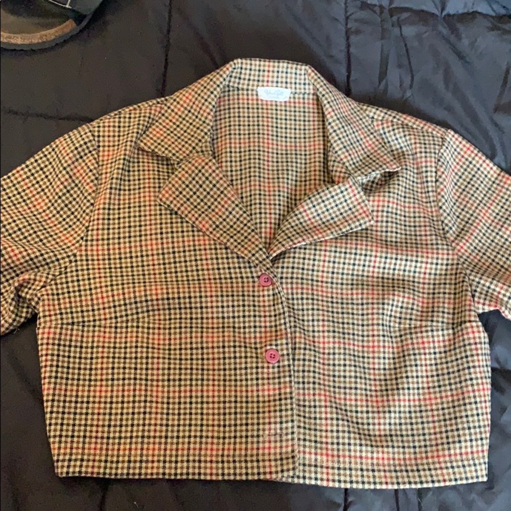 brandy melville crop shirt